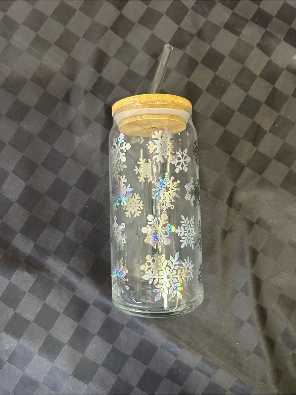 Glass sipper cup with snowflake